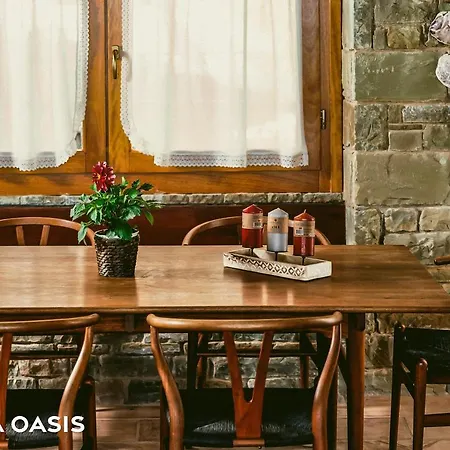 Apartman Kshira Oasis - Luxury 7-bedroom Qeparo