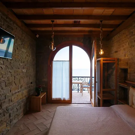 Daire Kshira Oasis - Boutique With Private Beachfront With & Restaurant Qeparo