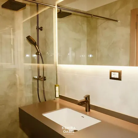 Kshira Oasis - Boutique With Private Beachfront With & Restaurant Daire Qeparo